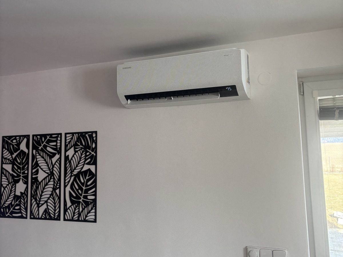 Montáž klimatizácie AirCare — vnútorná jednotka v interiéri